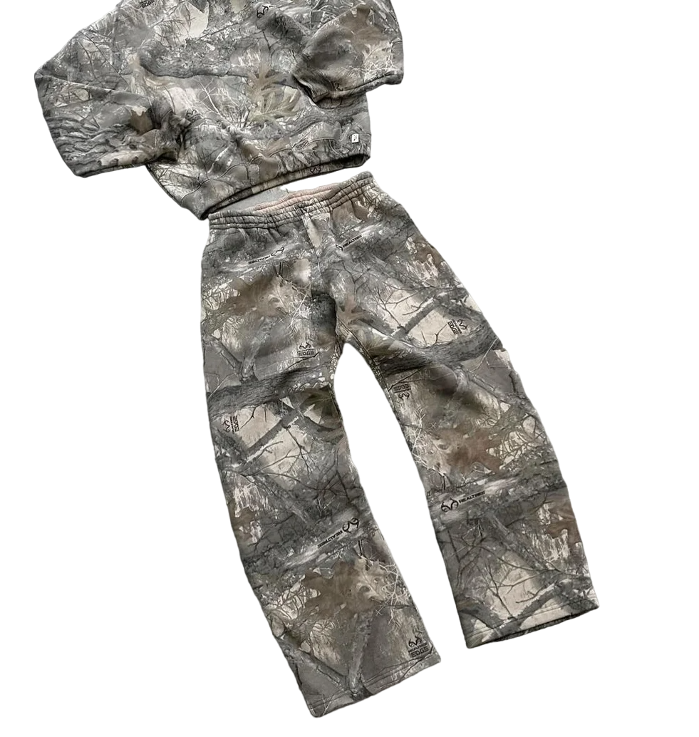 Y2K Streetwear Ensemble hoodie + Camo Pants